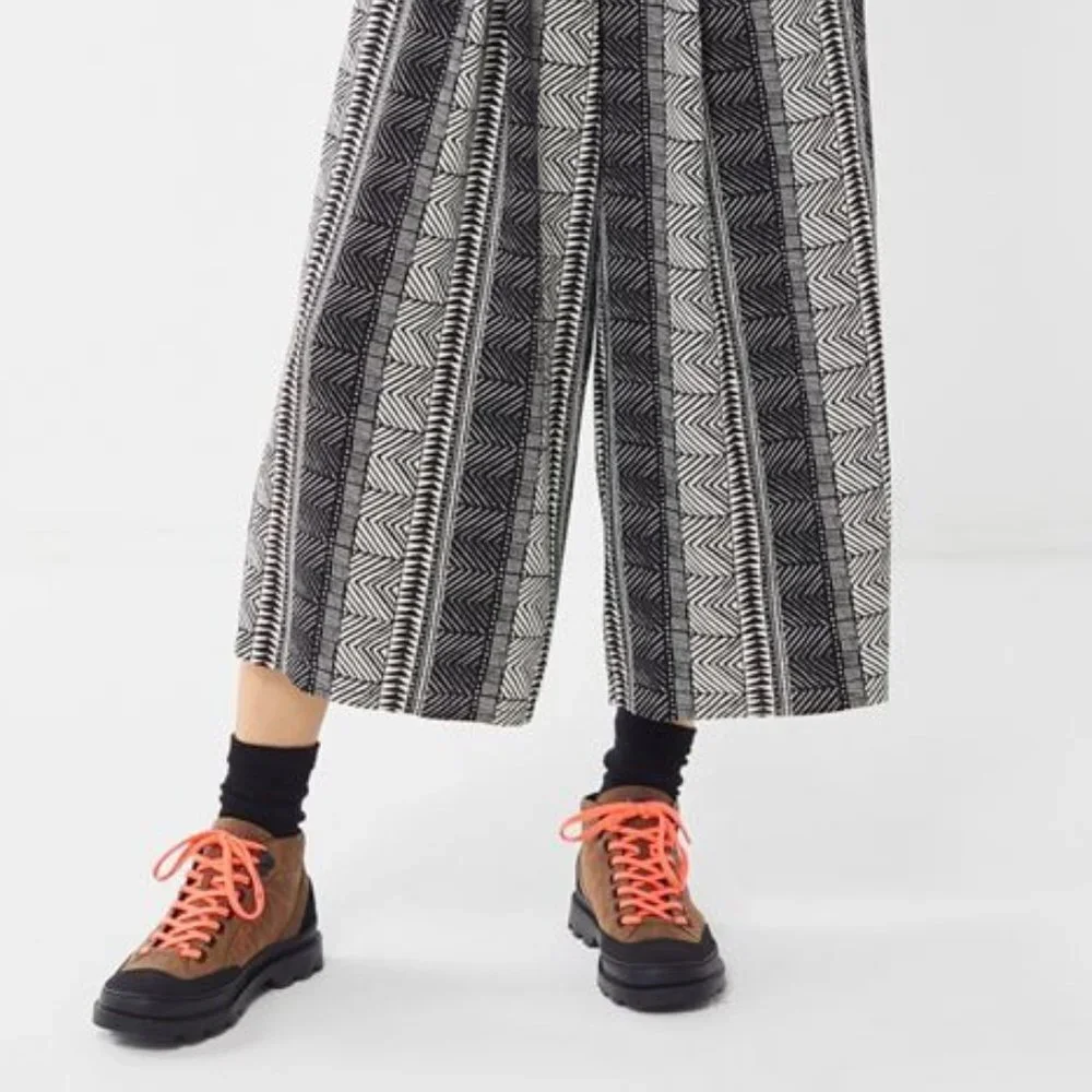 Urban Outfitters Edith Relaxed Square-Neck Wide Leg Jumpsuit Size Medium - Picture 2 of 10
